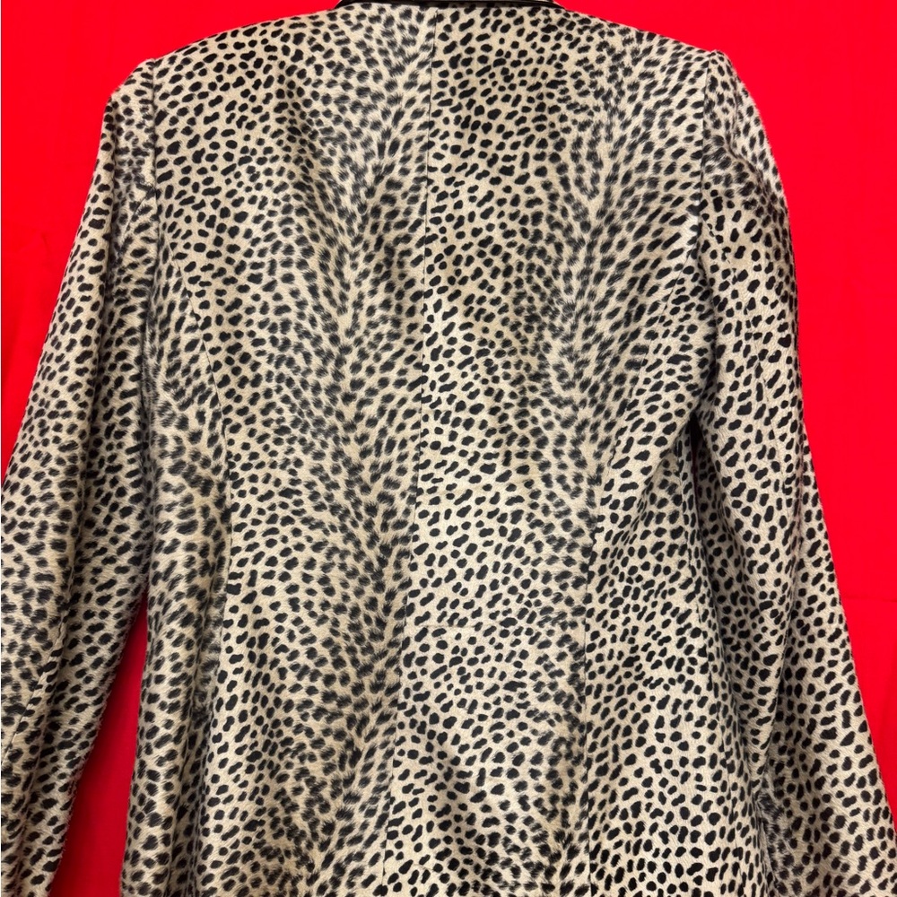 Chic Leopard Print Jacket and pencil skirt 
Perfect business or casual look
